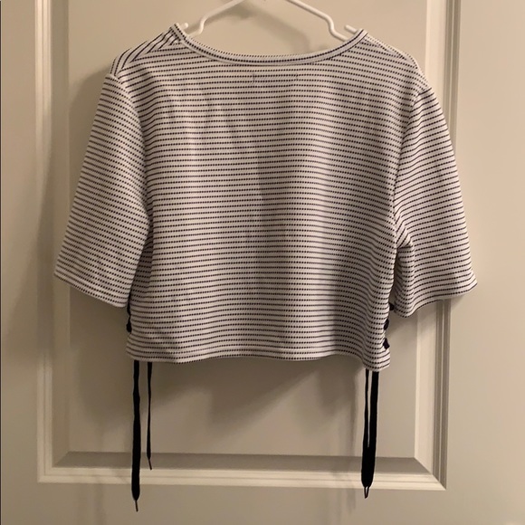Striped crop top - Picture 2 of 2